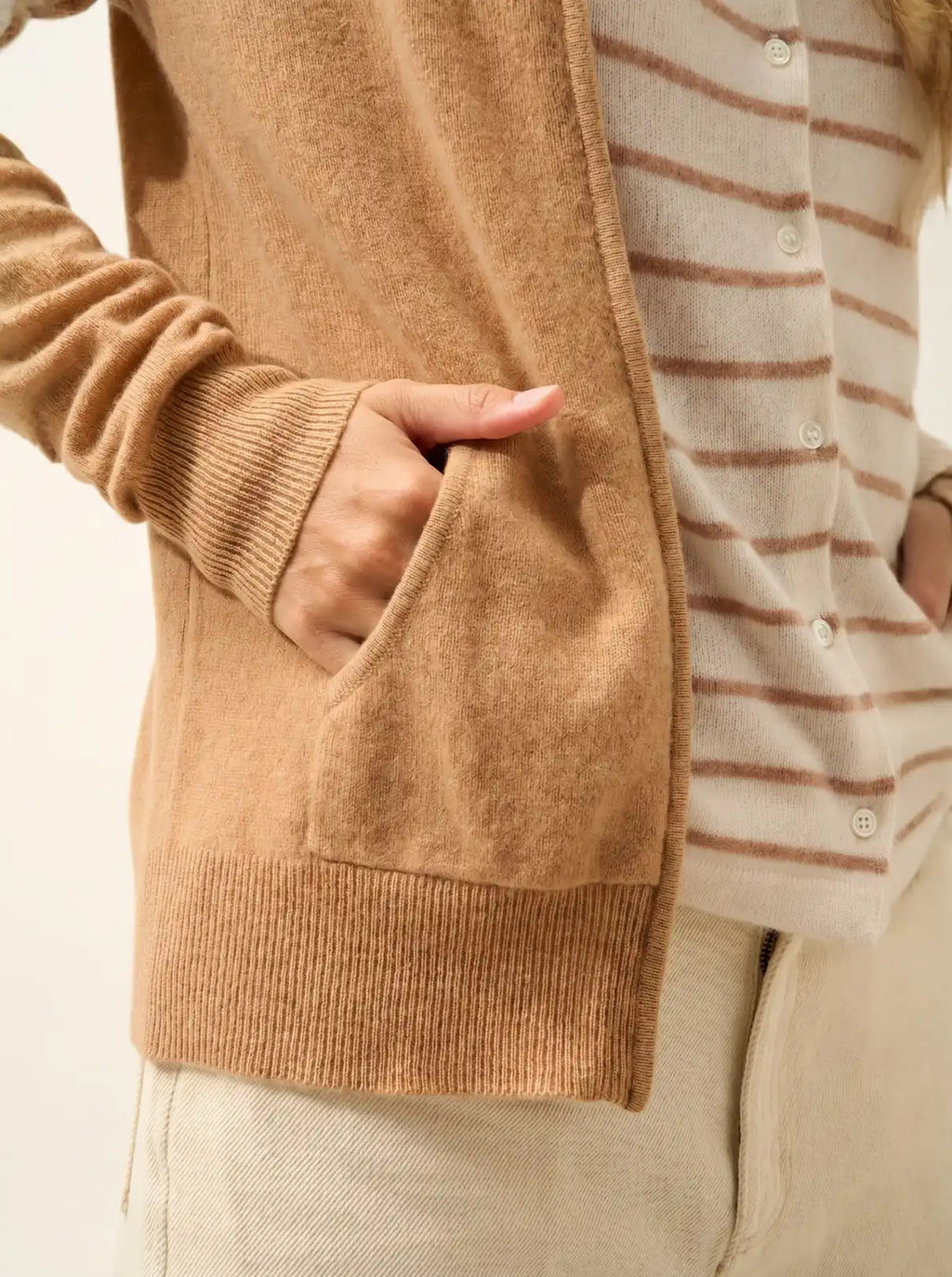 DEBBIE Gilet Zippé Capuche Sahara