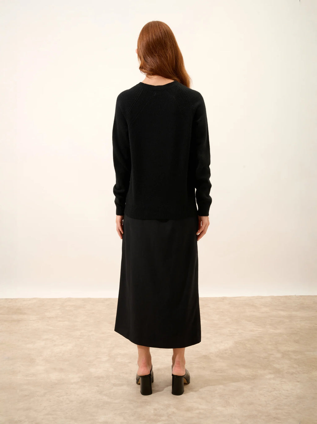 AREQUIPA Sweater Crew Neck 4 Ply Black