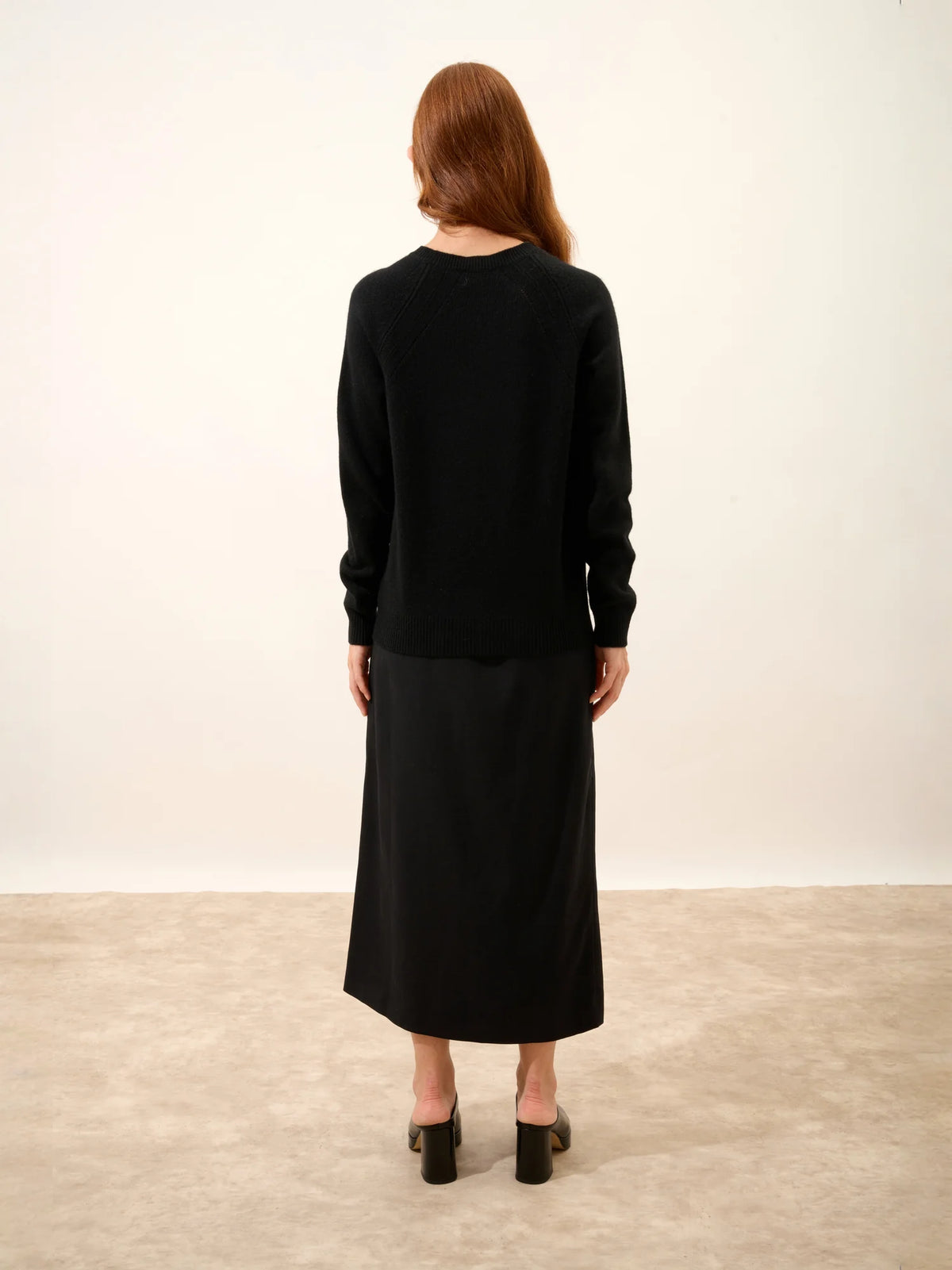 AREQUIPA Sweater Crew Neck 4 Ply Black