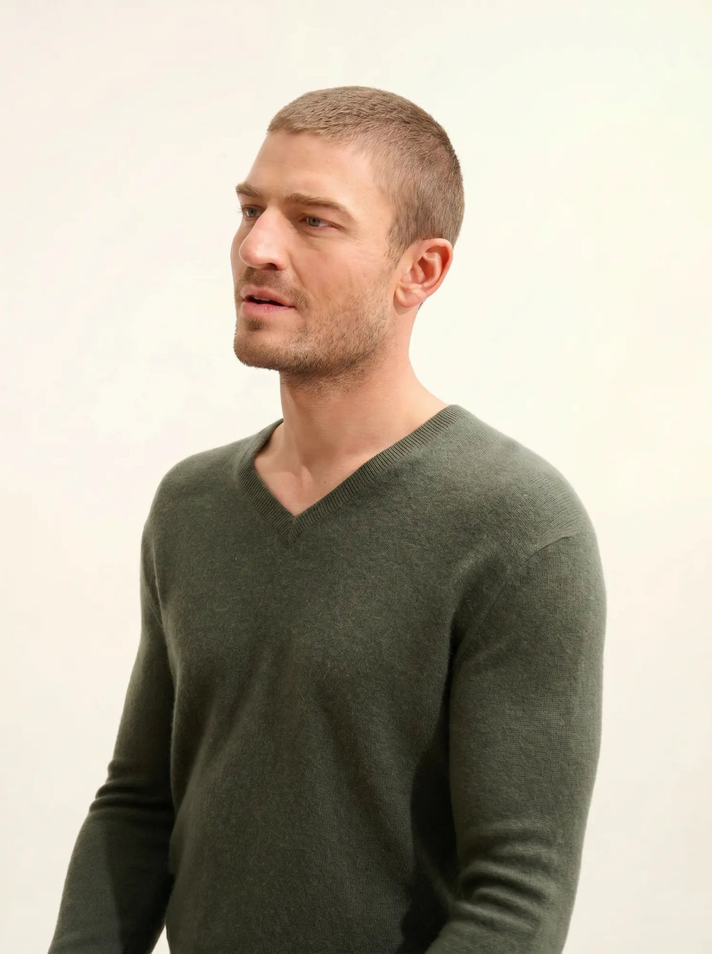 WALT Pullover V-Ausschnitt Khaki