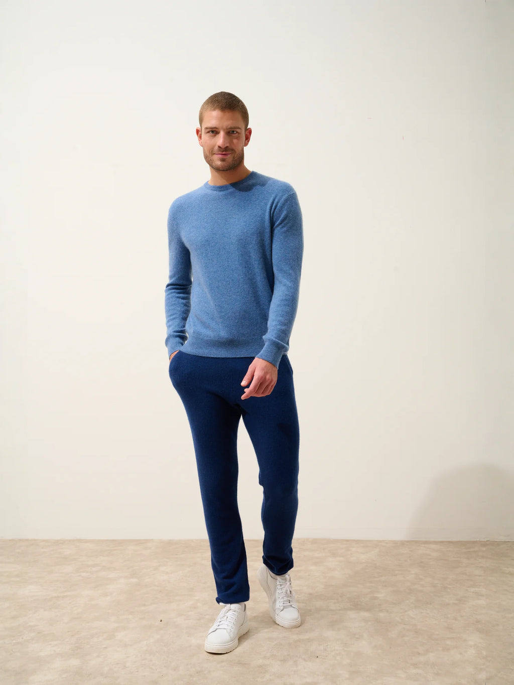 HOWARD Pull Col Rond Bleu Denim