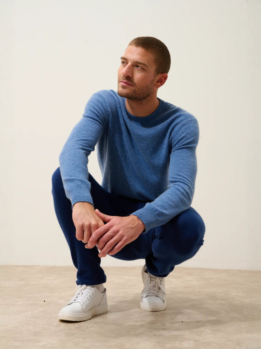 HOWARD Pull Col Rond Bleu Denim