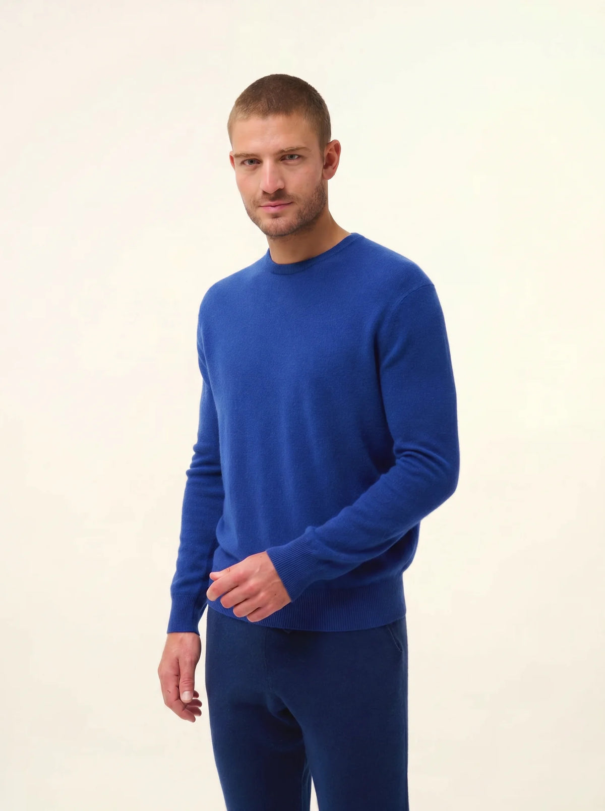 HOWARD Pull Col Rond Outremer