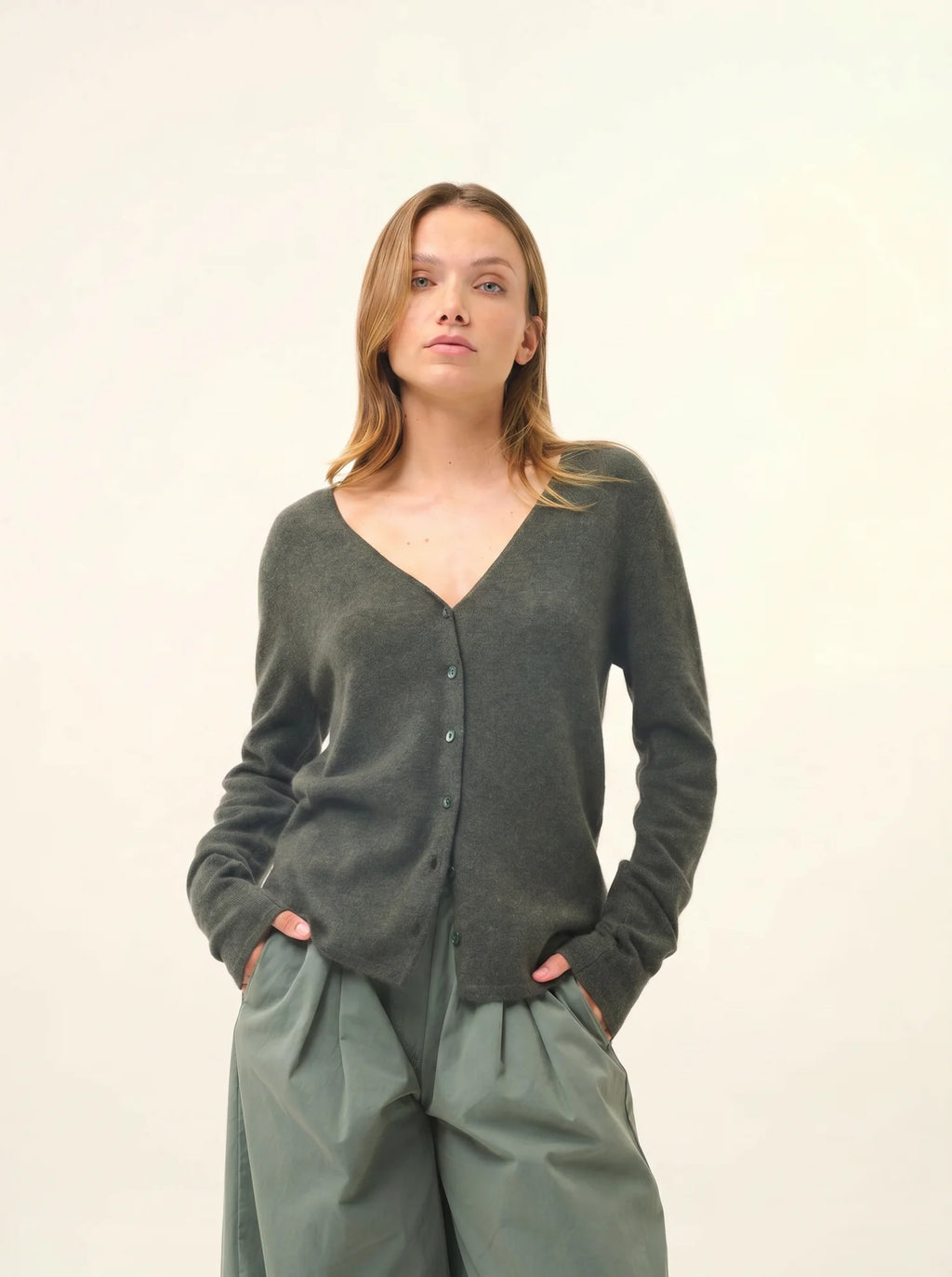 NORMA Cardigan V-Neck Heather Khaki