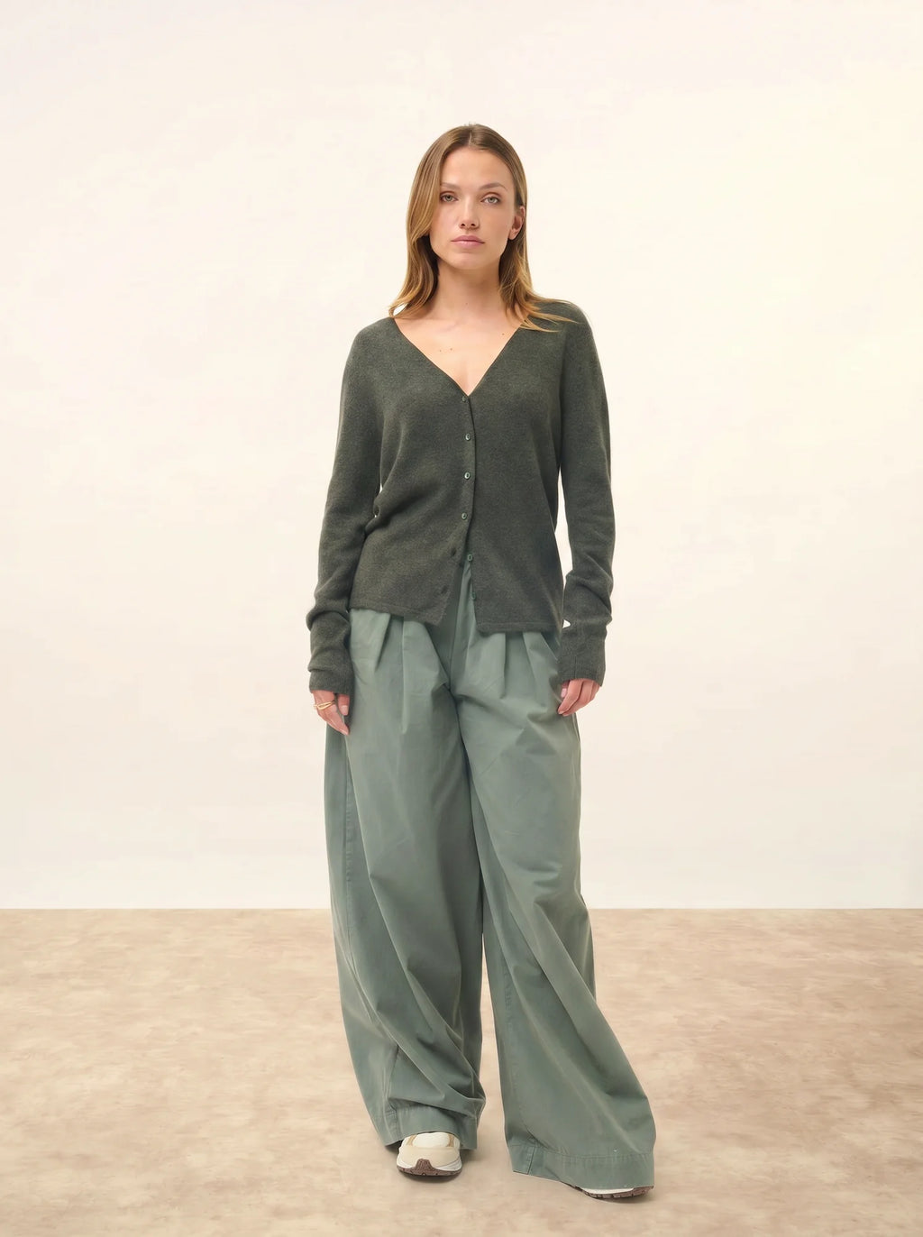 NORMA Cardigan V-Neck Heather Khaki
