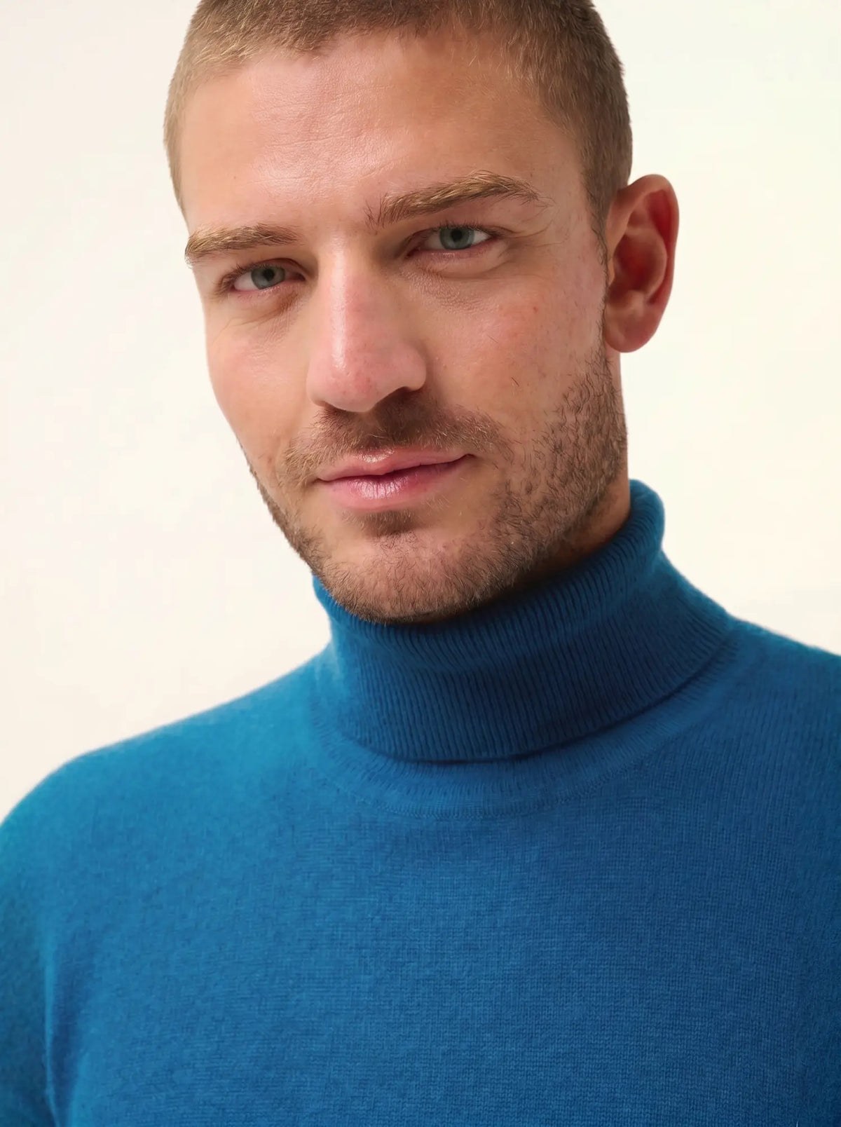 CONNOR Pull Col Roulé Paon