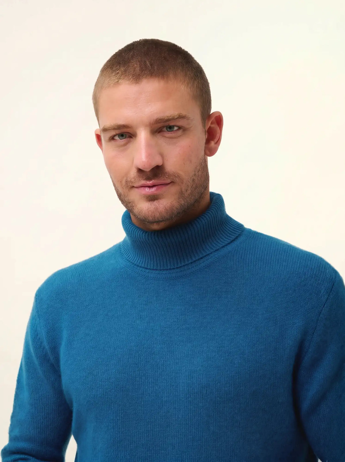 SACHA Sweater Turtleneck 4 Ply Peacock