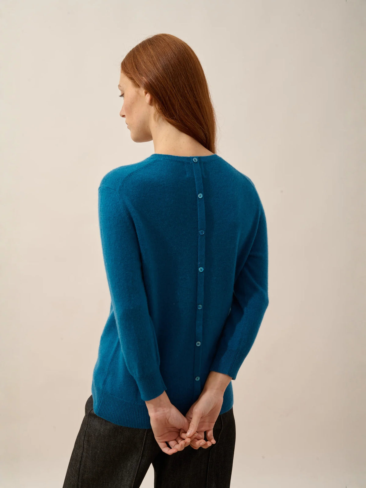JANICE Pull Col Rond Boutonné Dos Paon