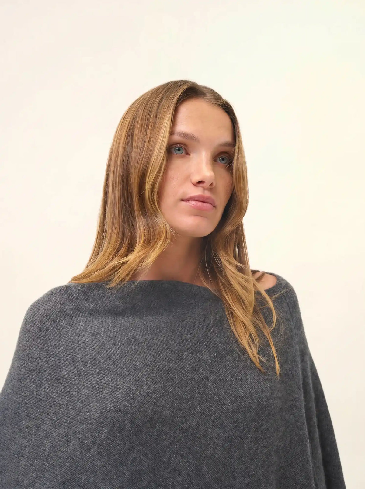 SALLY Poncho 4 Fils Anthracite Chiné
