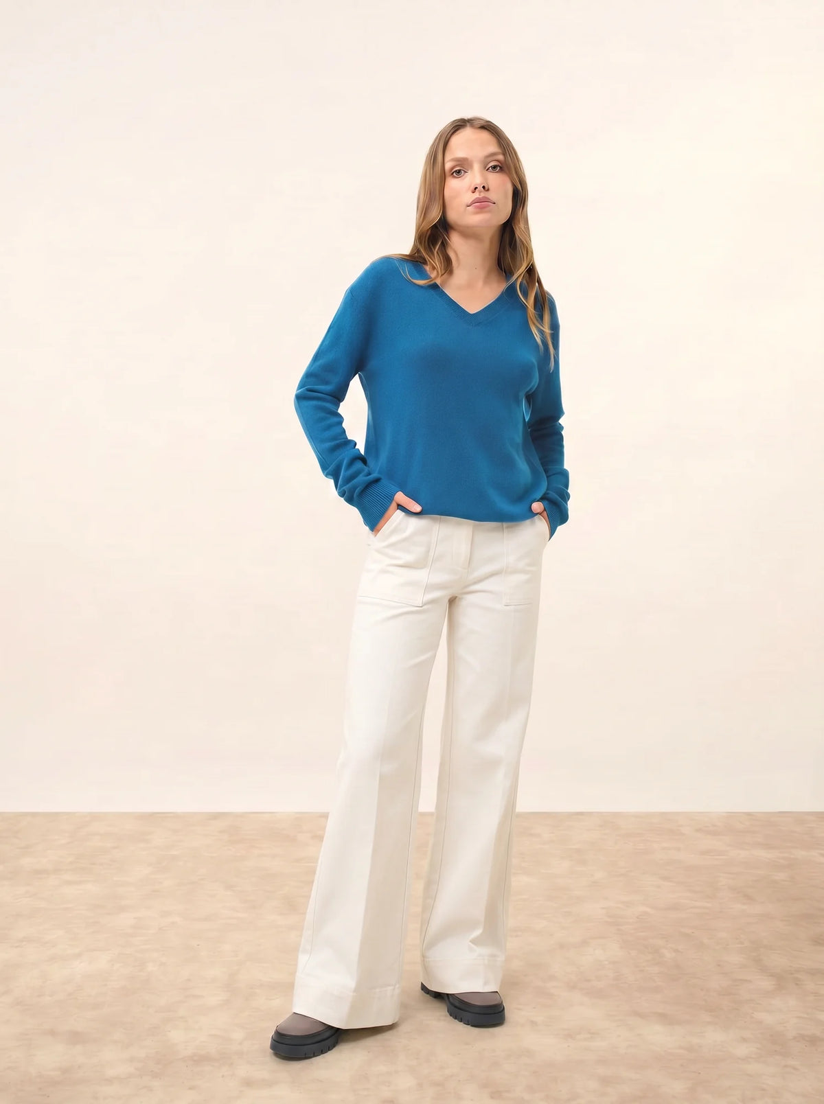 NORA Sweater V-Neck Peacock