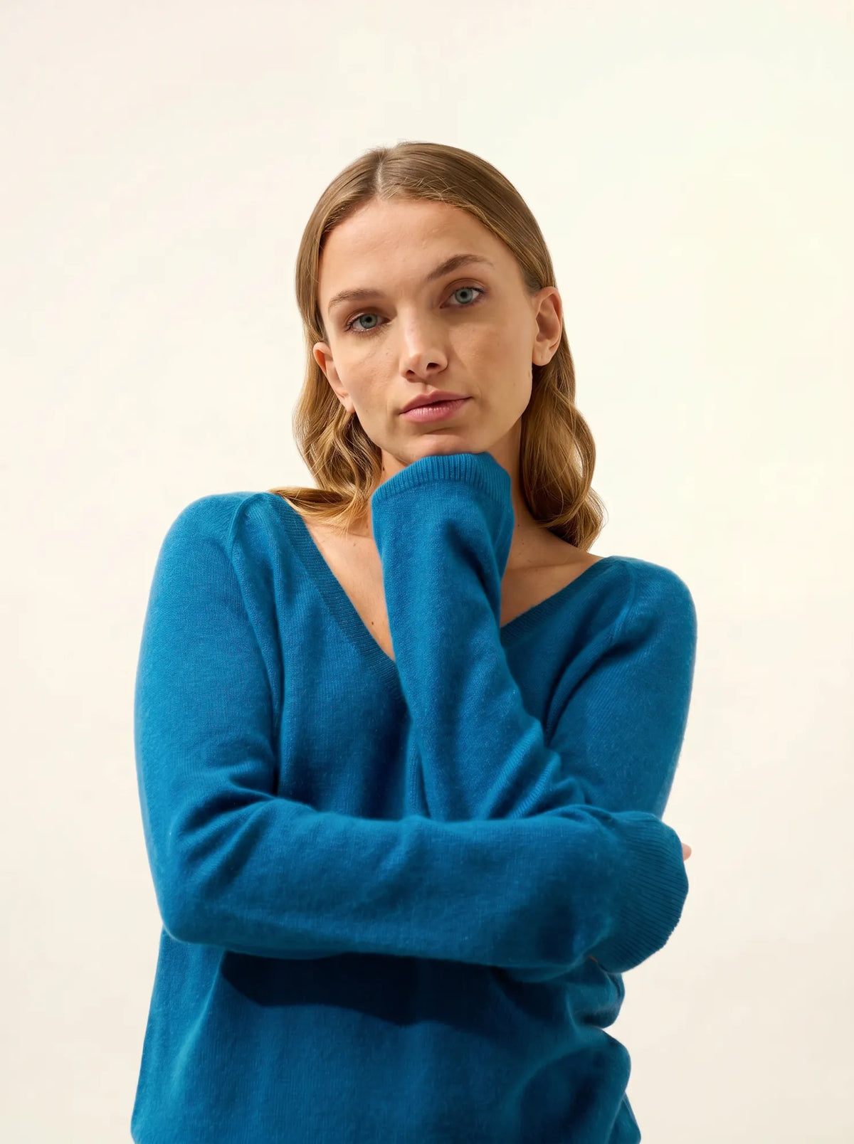 PHOEBE Pullover V-Ausschnitt Pfauenblau