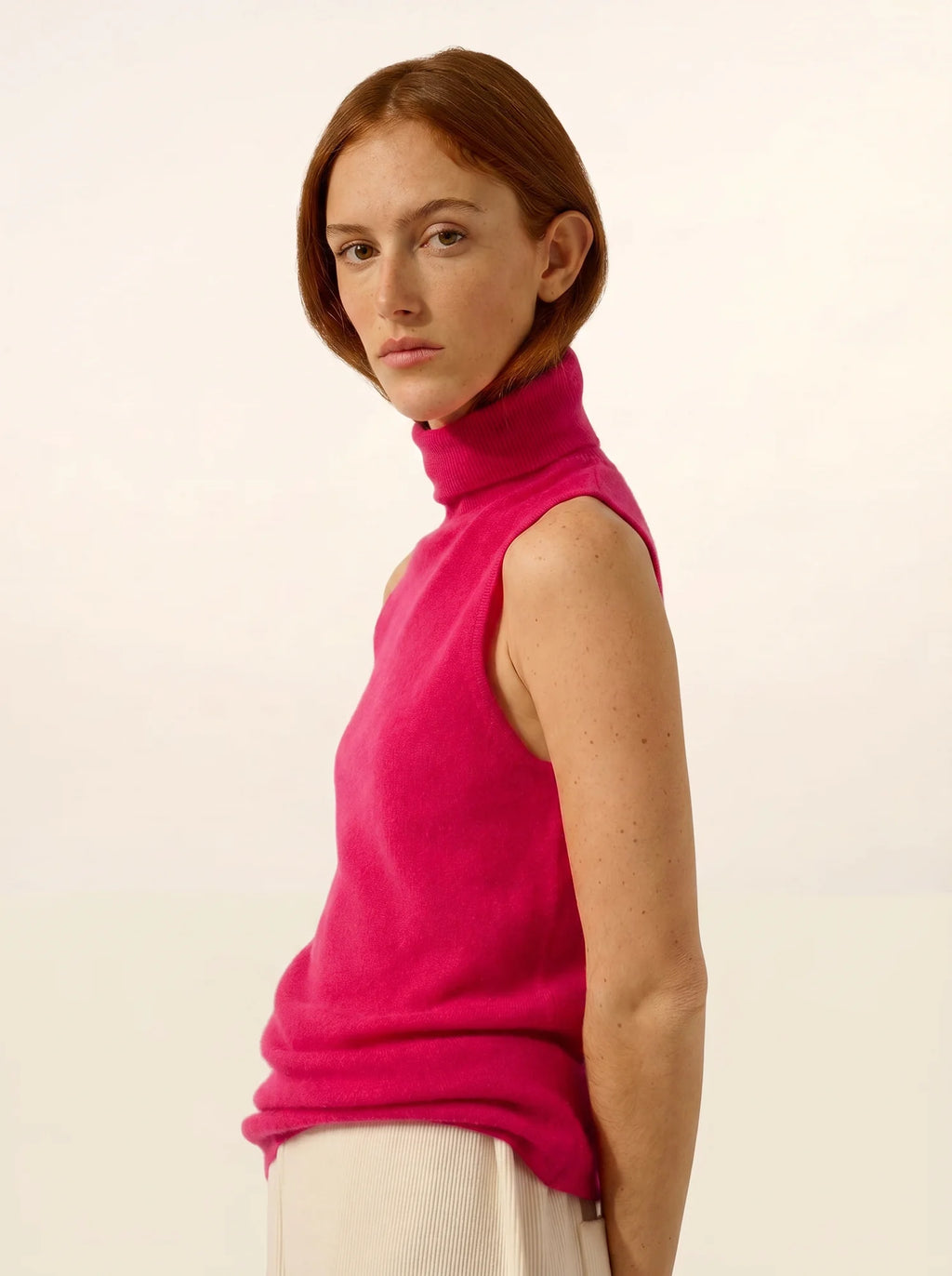 VIOLET Pull Col Roulé sans Manches Fuchsia