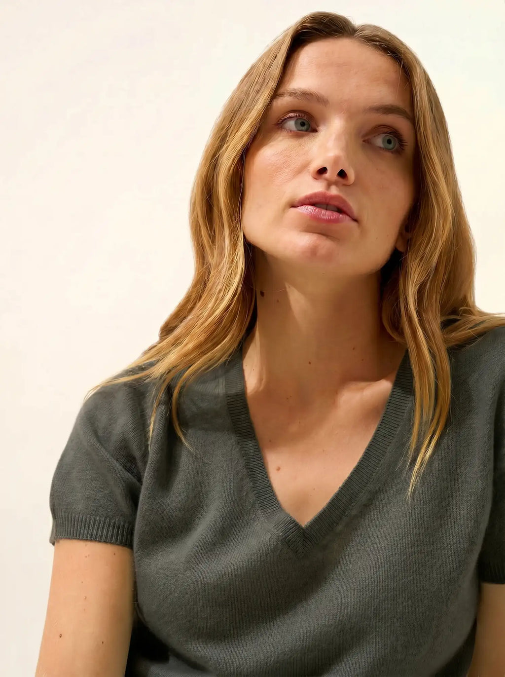 GLAMIS T-Shirt V-Neck Khaki