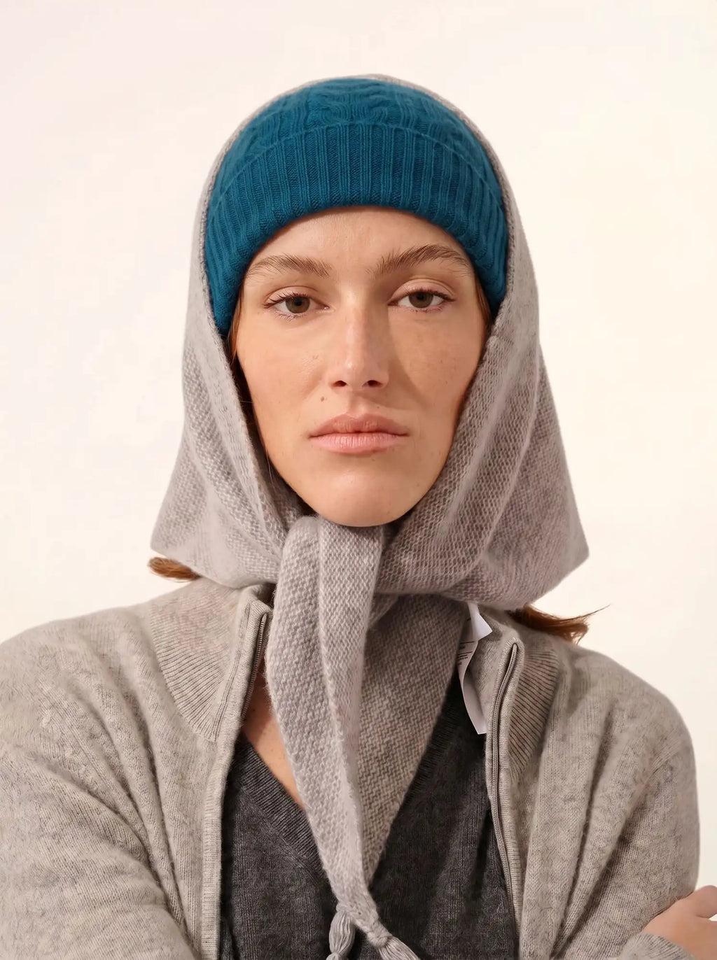 CLEO bonnet 4 fils paon