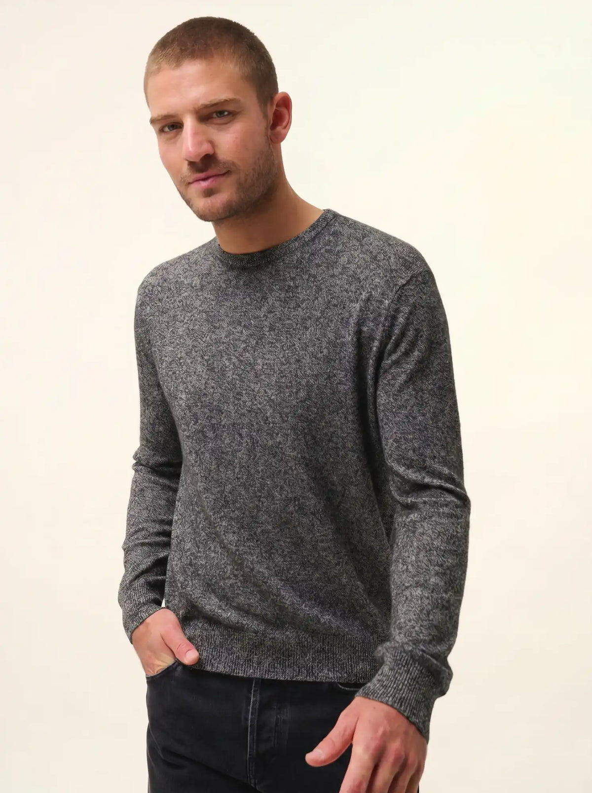 HOWARD Pull Col Rond Noir et Blanc