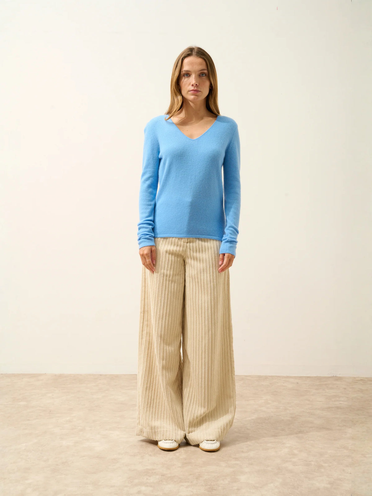 JOAN Pull Col V Bleu Bébé