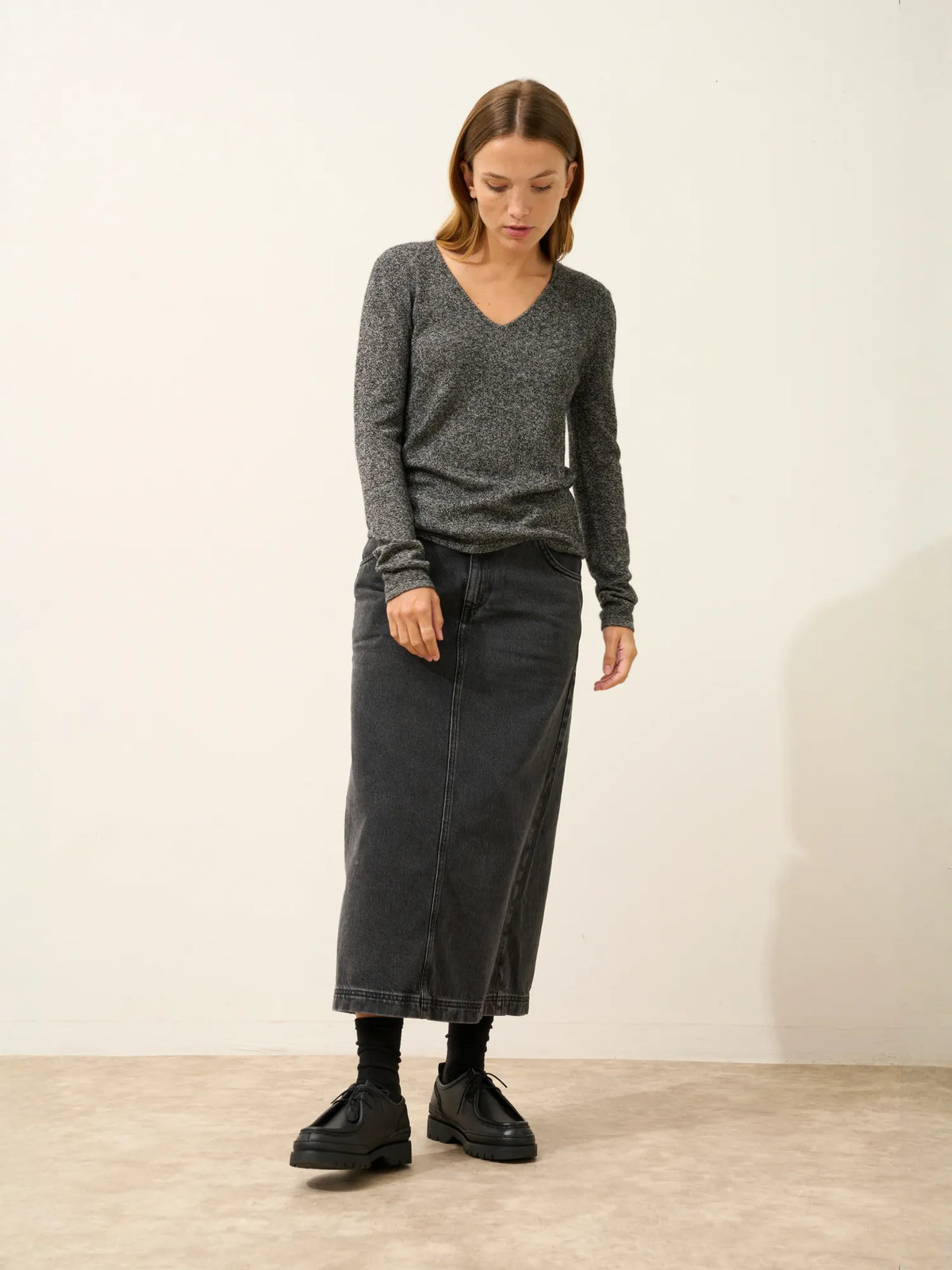 JOAN Pull Col V Noir et Blanc