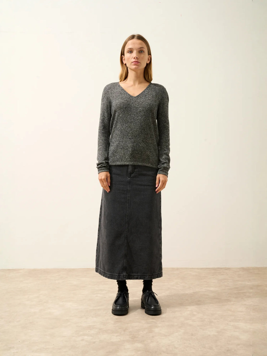 JOAN Pull Col V Noir et Blanc