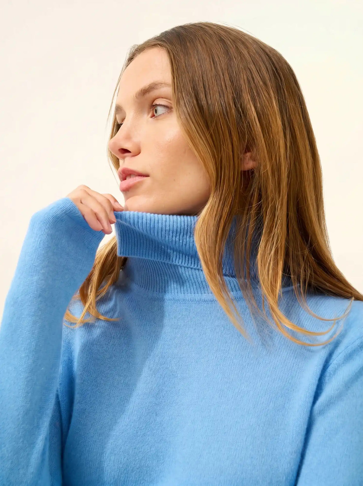 AVA Pull Col Roulé Bleu Bébé
