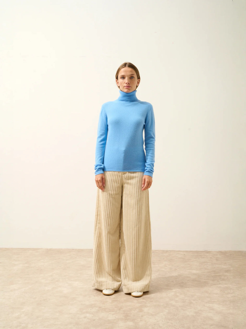 AVA Pull Col Roulé Bleu Bébé
