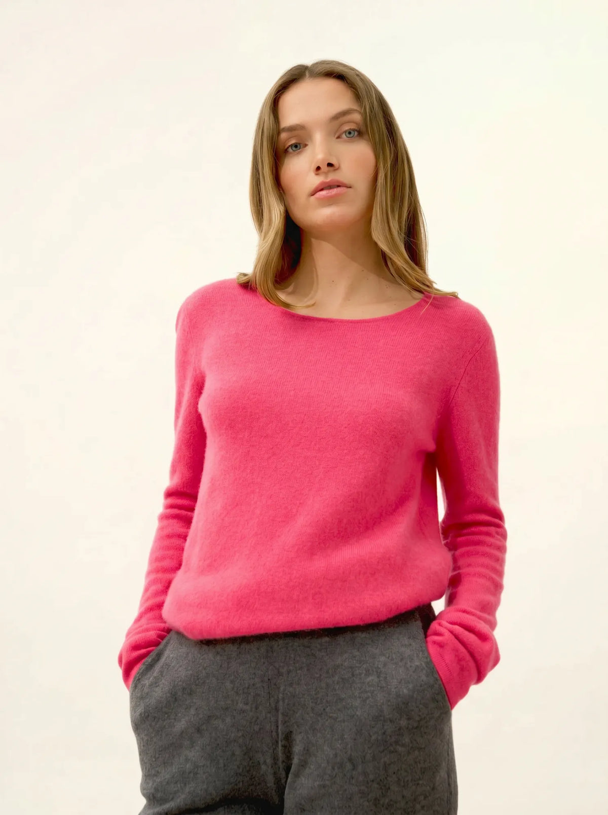 VIVIAN Pull Col Rond Fraise