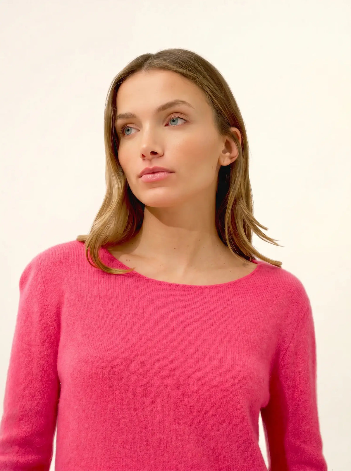 VIVIAN Pull Col Rond Fraise