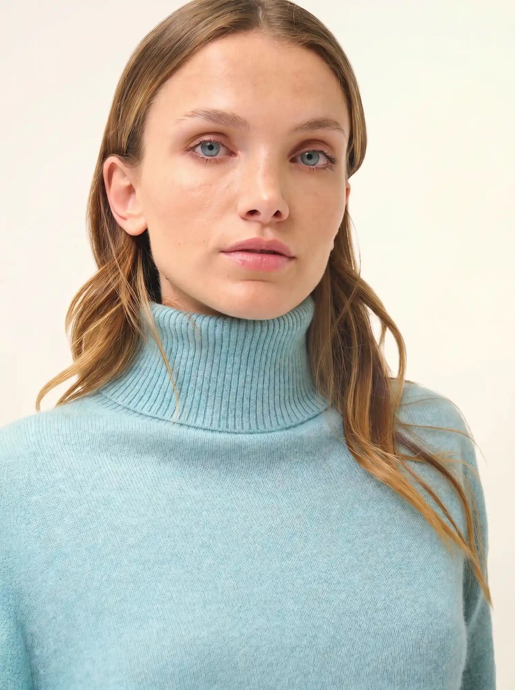 LEXIE Sweater Turtleneck Heather Aqua