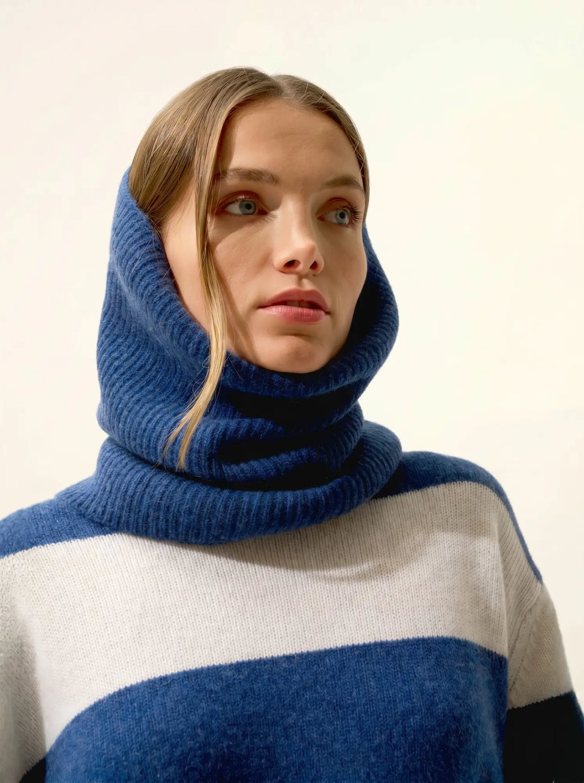 SOFIA Neck Warmer 6 Ply Heather Ocean