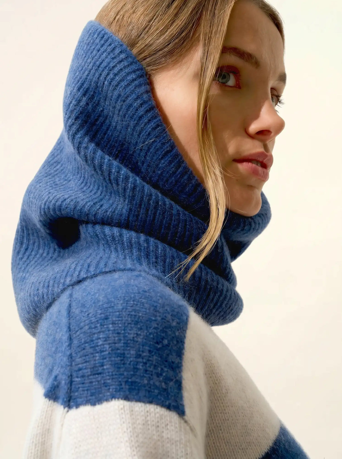 SOFIA Neck Warmer 6 Ply Heather Ocean