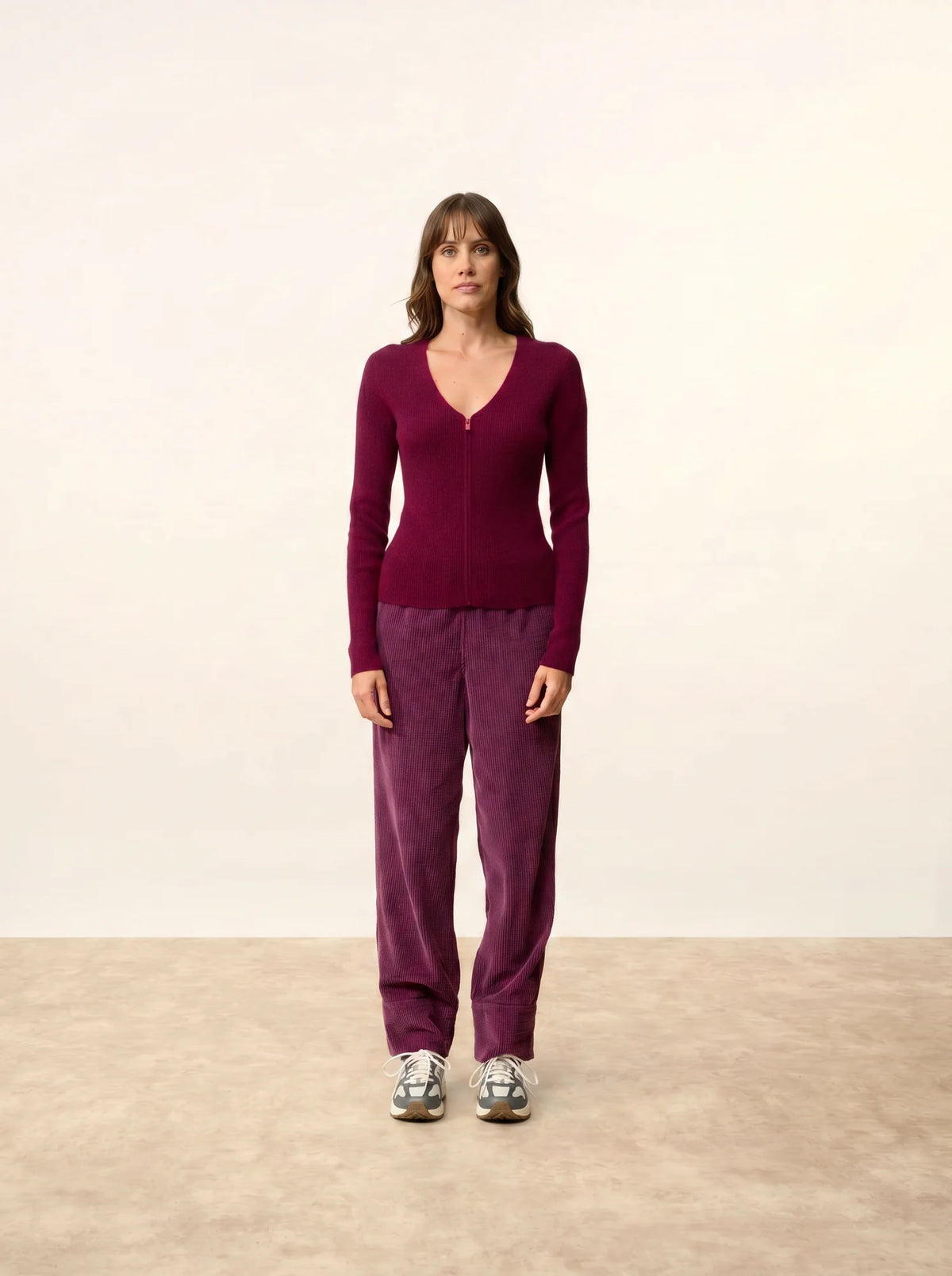 ZION Vest Zipped V-Neck Burgundy