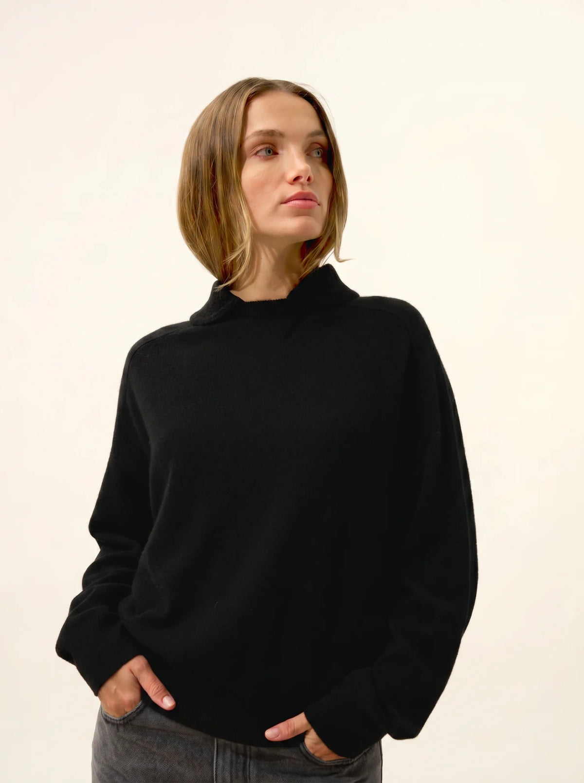 PIURA Sweater Peter Pan Collar Black