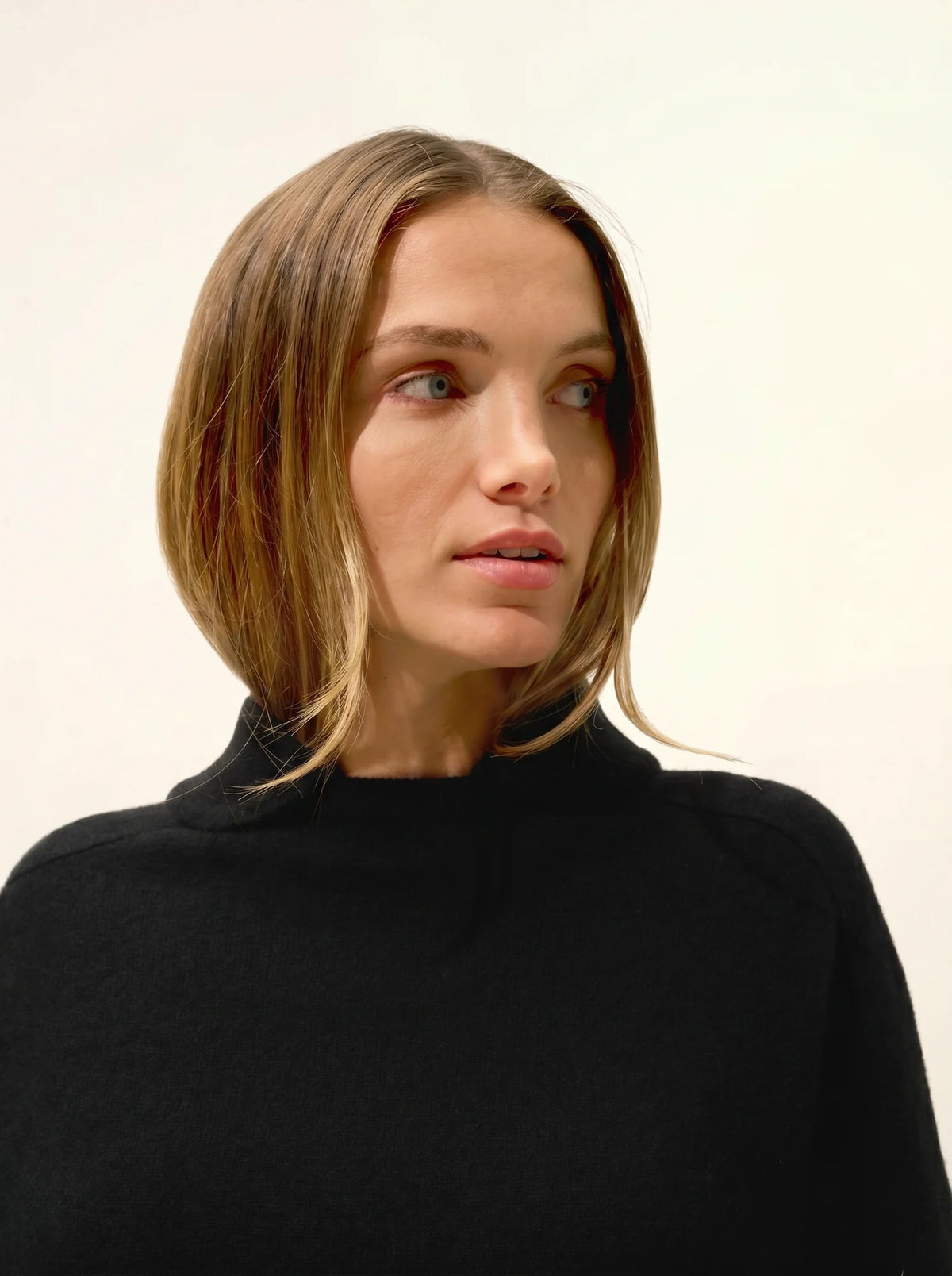 PIURA Sweater Peter Pan Collar Black