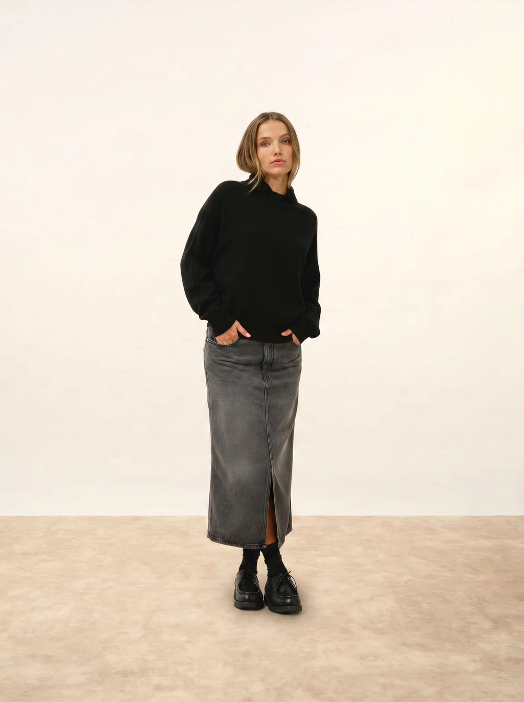 PIURA Sweater Peter Pan Collar Black