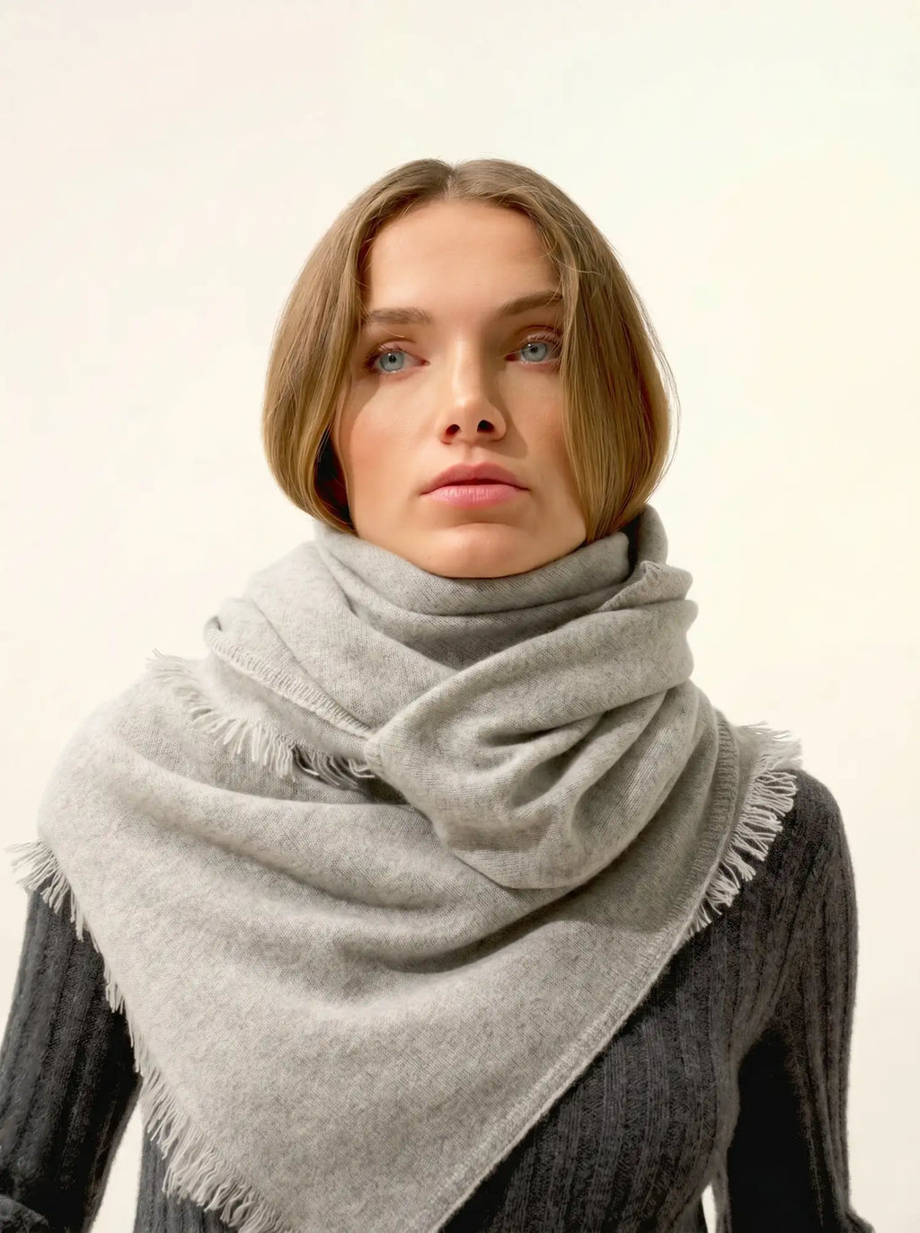 HUACHO Écharpe Carrée Gris Chiné