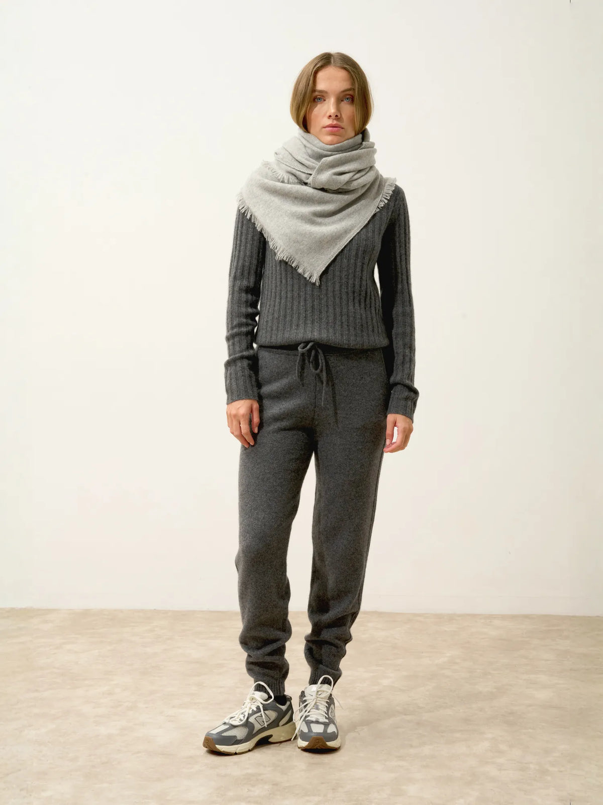 HUACHO Écharpe Carrée Gris Chiné
