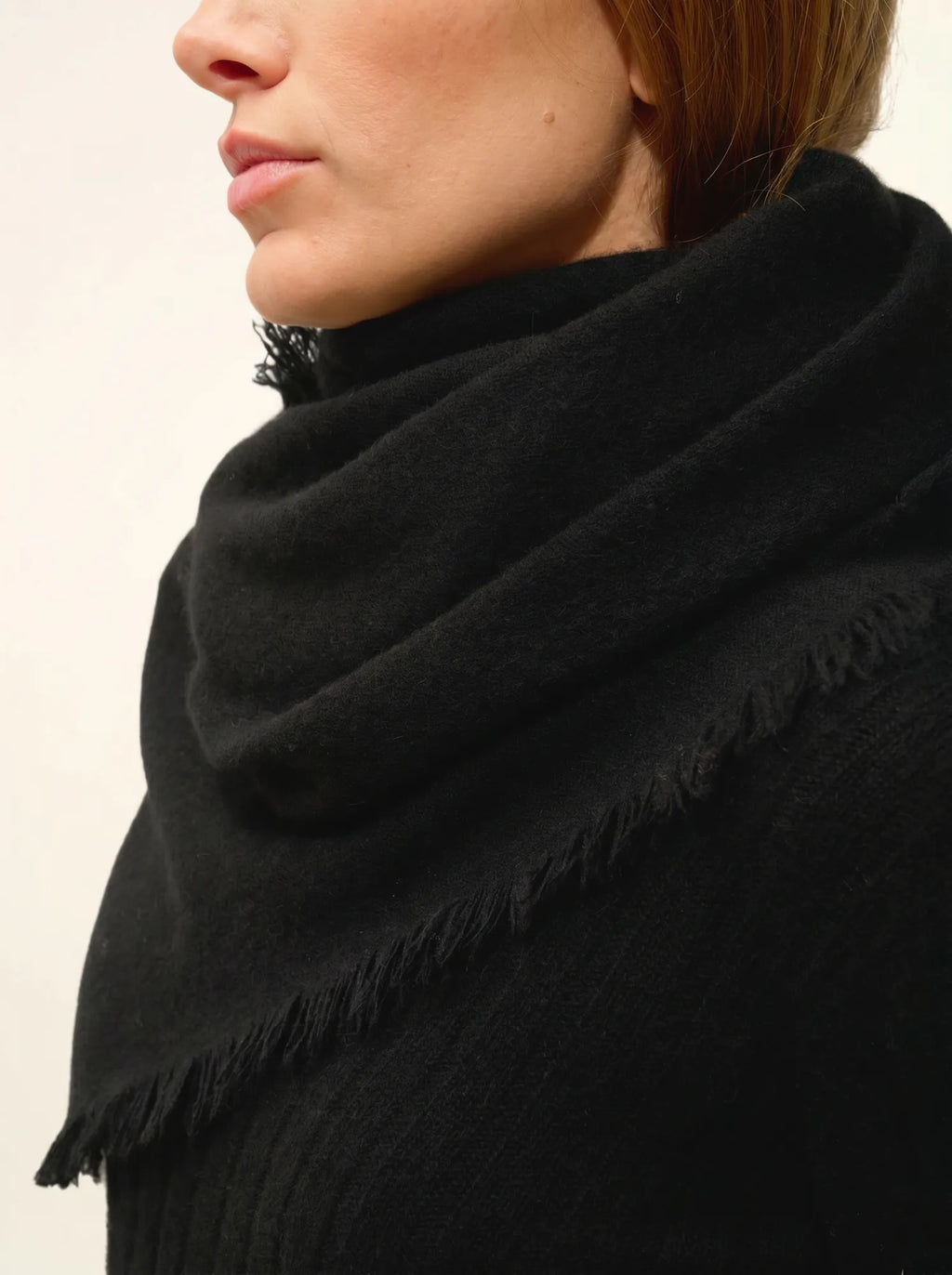 HUACHO Écharpe Carrée Noir