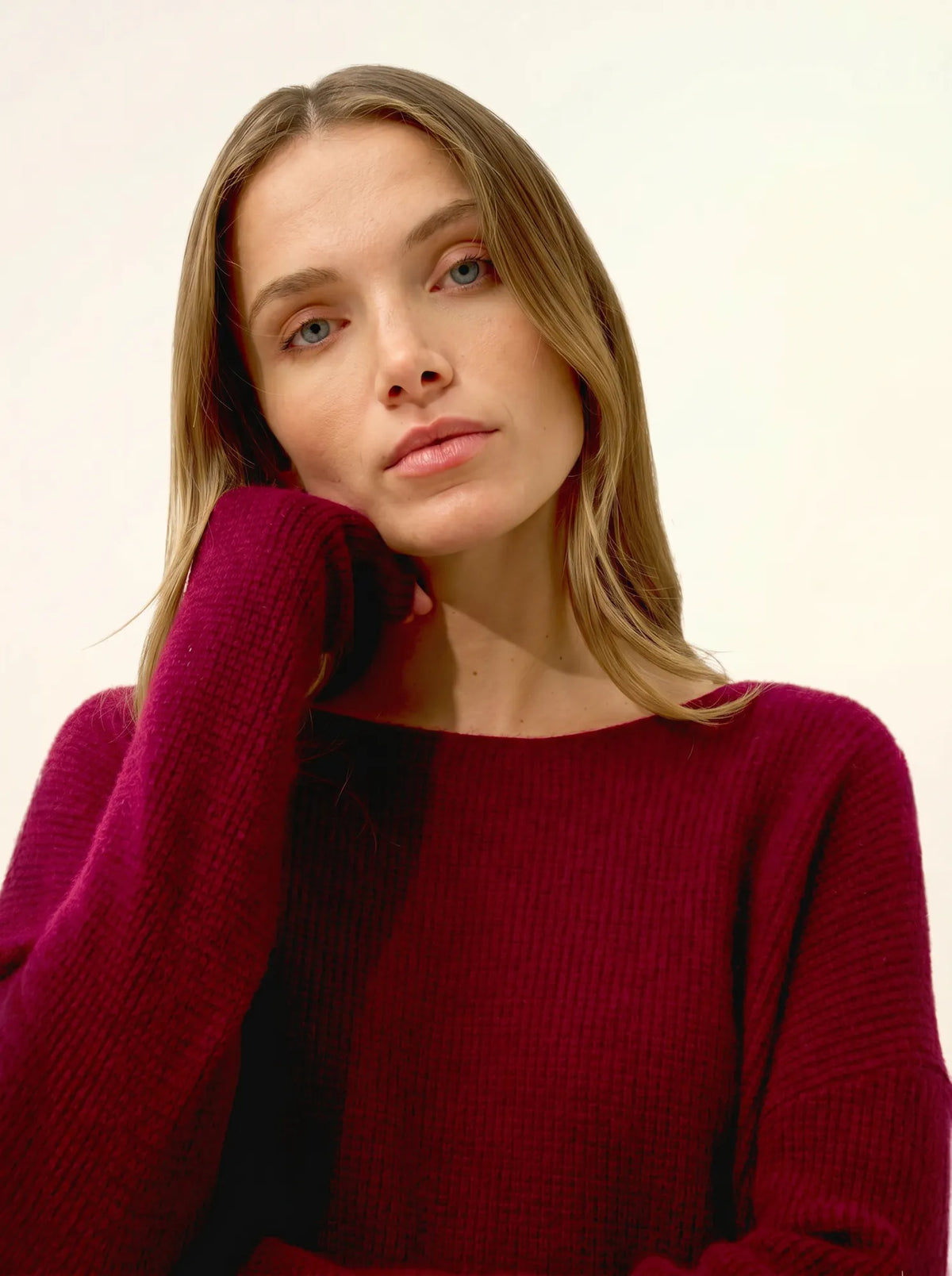 ARIANA Pull Col Bateau Bordeaux
