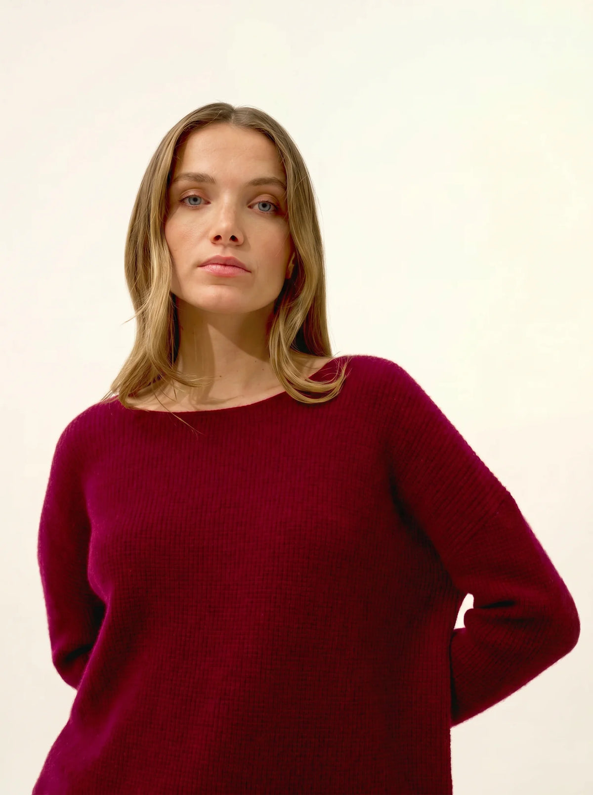 ARIANA Pull Col Bateau Bordeaux