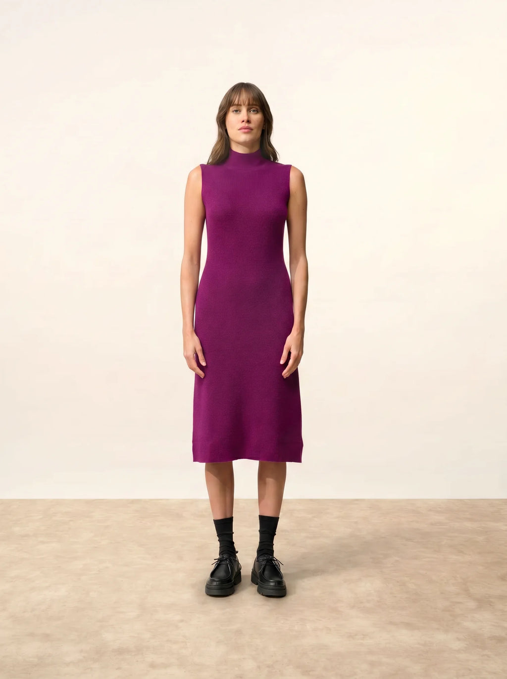 LOTTIE Robe Col Montant sans Manches Prune