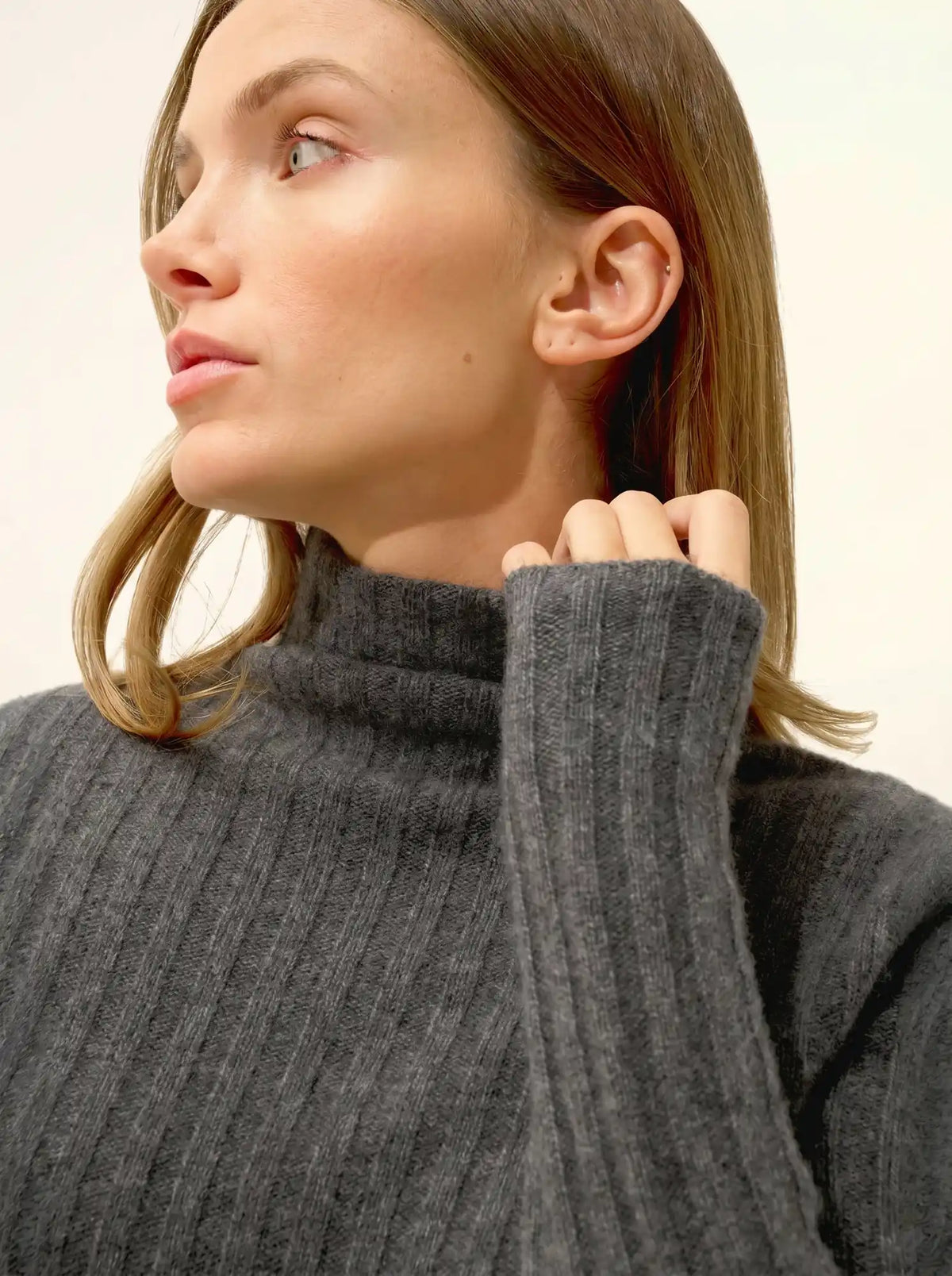 SUNNEVA Sweater Mock Neck 4 Ply Heather Charcoal