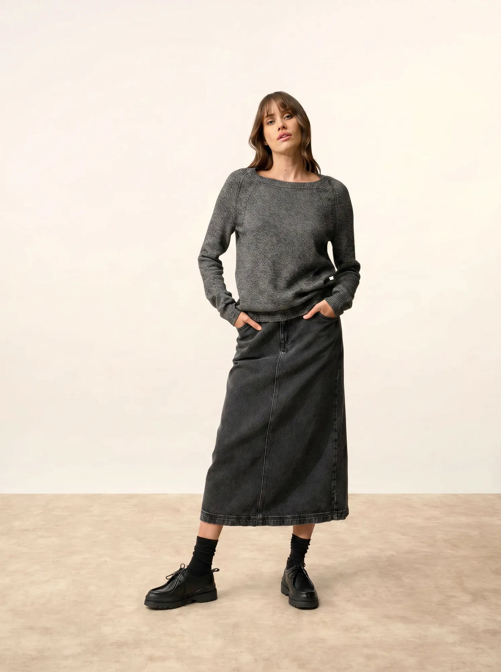 AREQUIPA Sweater Crew Neck 4 Ply Black and White