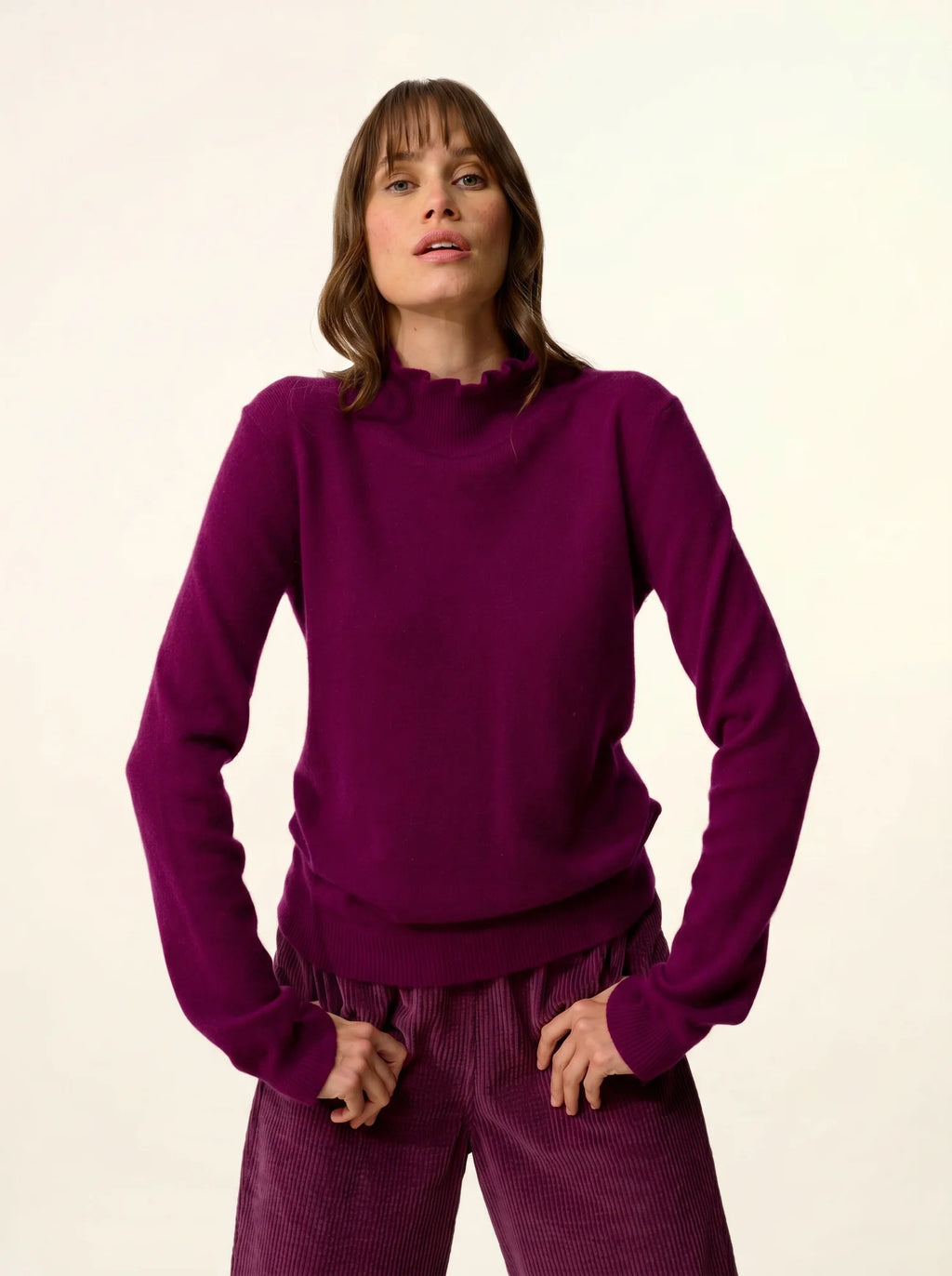 TRILA Pullover Stehkragen Volant Pflaumenblau