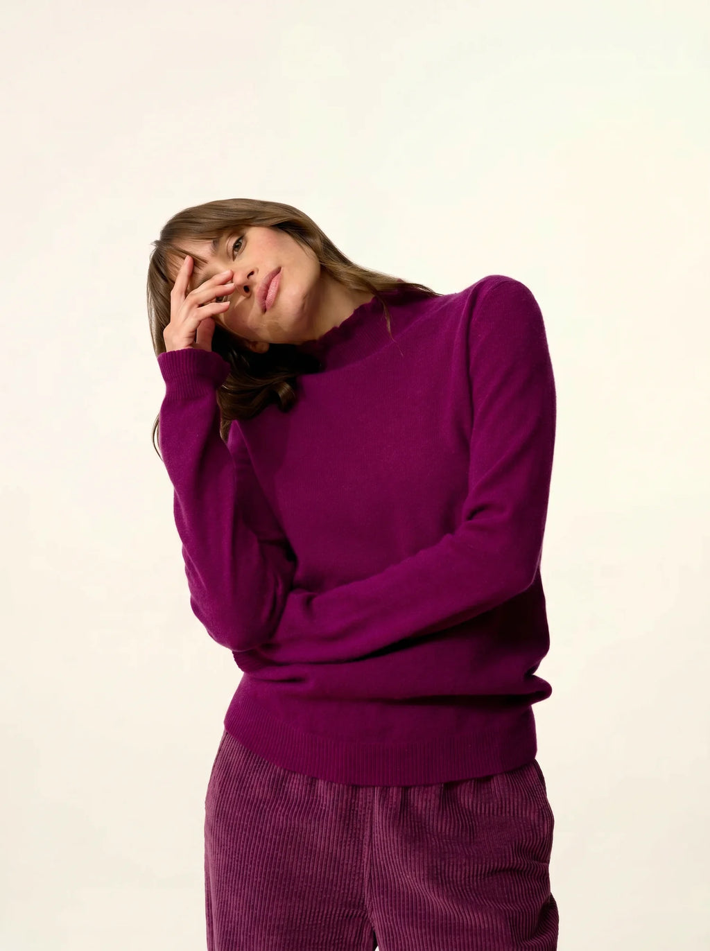 TRILA Pullover Stehkragen Volant Pflaumenblau