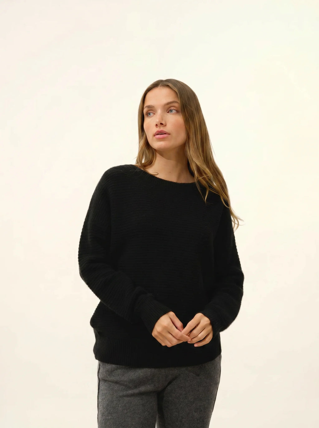 LOUNA Pull Col Rond 4 Fils Noir