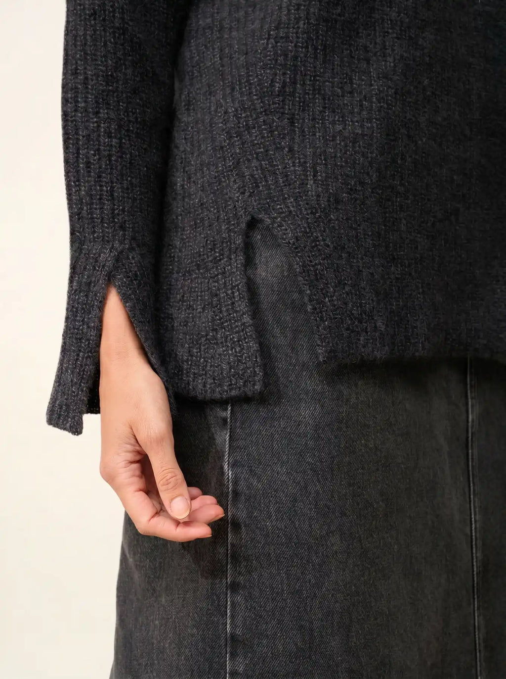 LOUISE Sweater Mock Neck 4 Ply Heather Black
