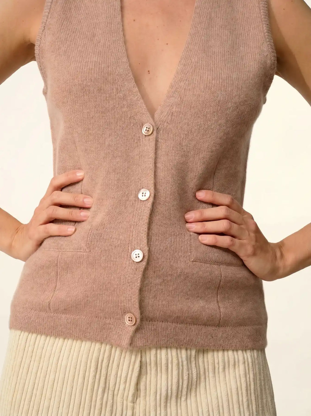 STEFAN Cardigan Col V sans Manches 4 Fils Camel Chiné