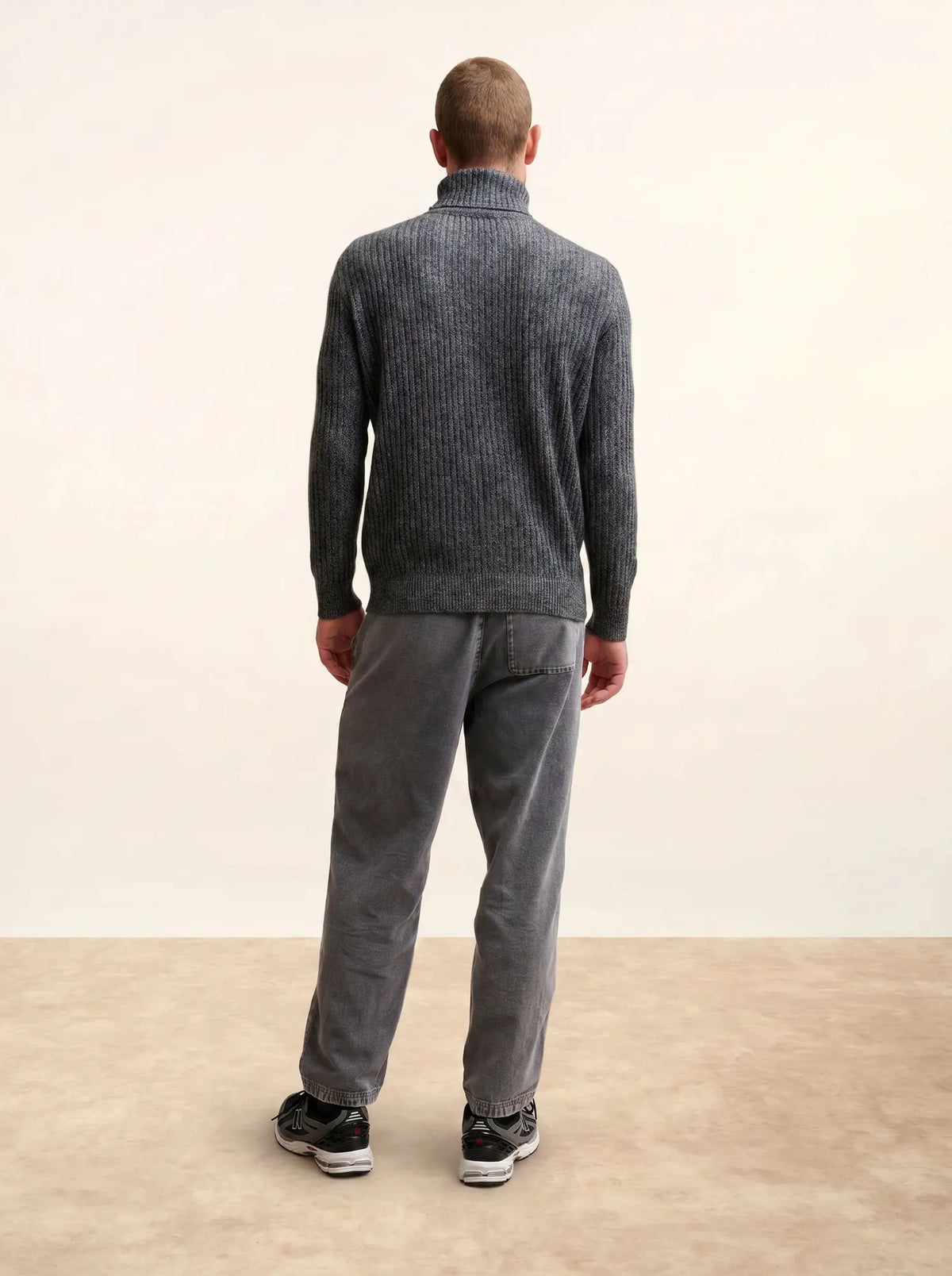NOI Pull Col Roulé 4 Fils Noir et Blanc