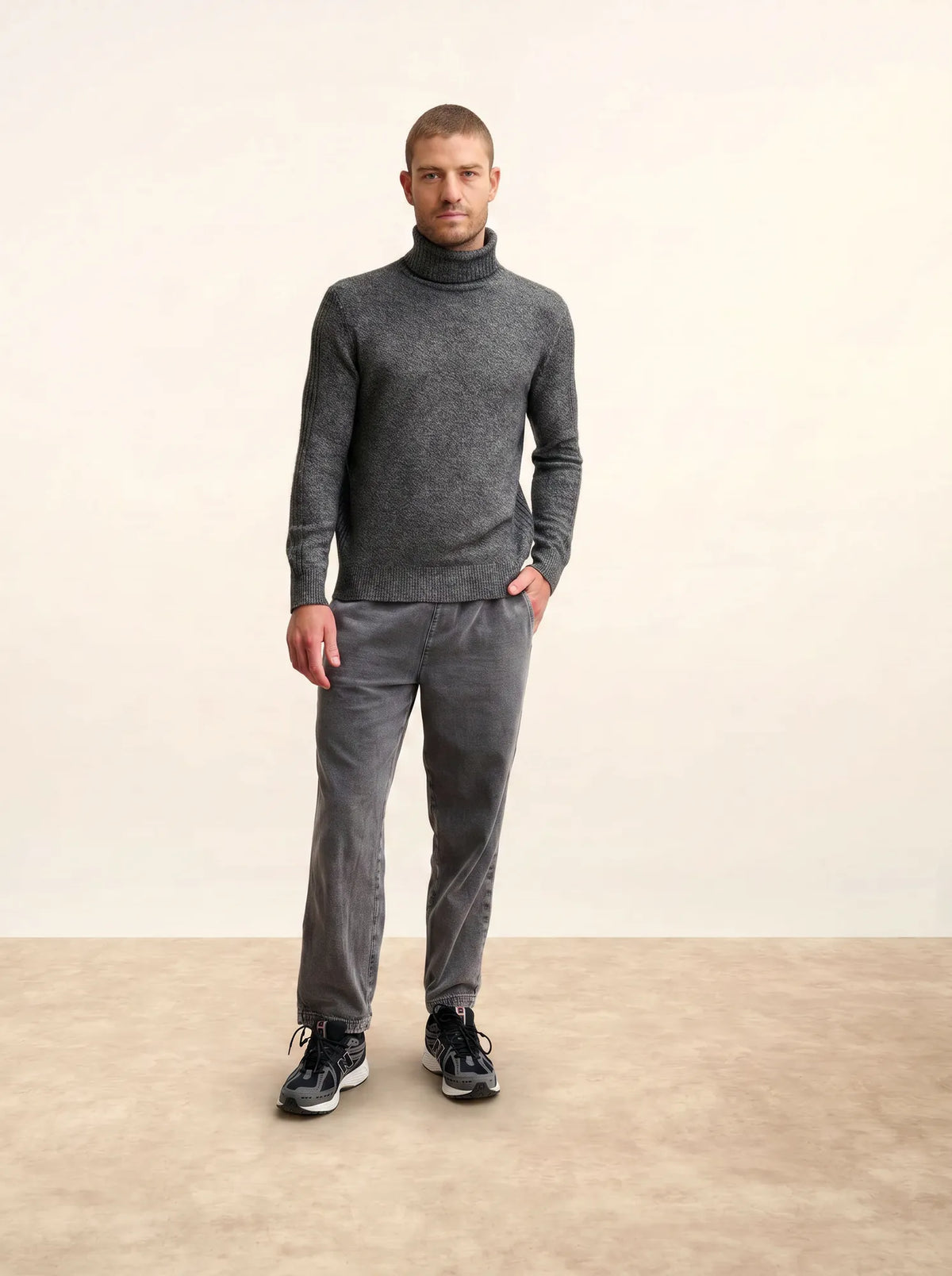 NOI Pull Col Roulé 4 Fils Noir et Blanc