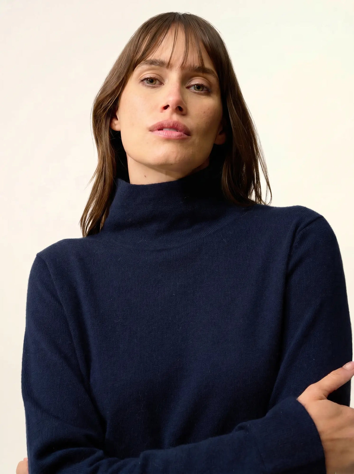 AMBRE Pull Col Montant Bleu Marine