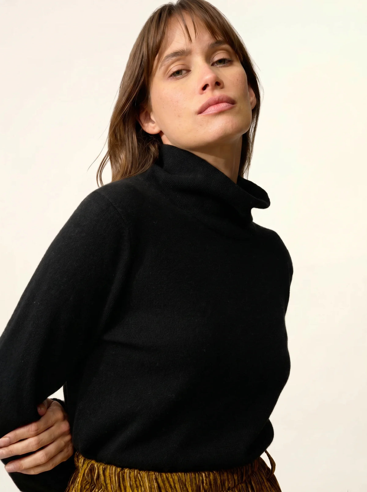 AMBRE Pull Col Montant Noir